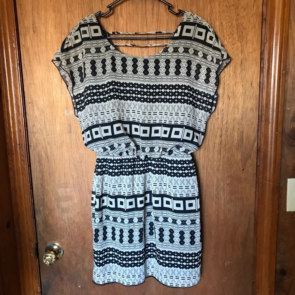 City Triangles size M Patterned Dress
